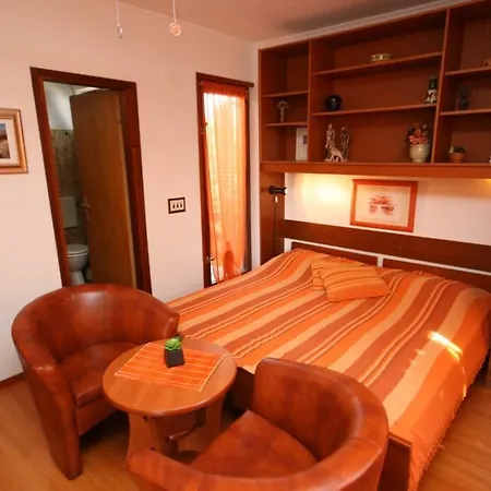 Studio 2285a Apartment